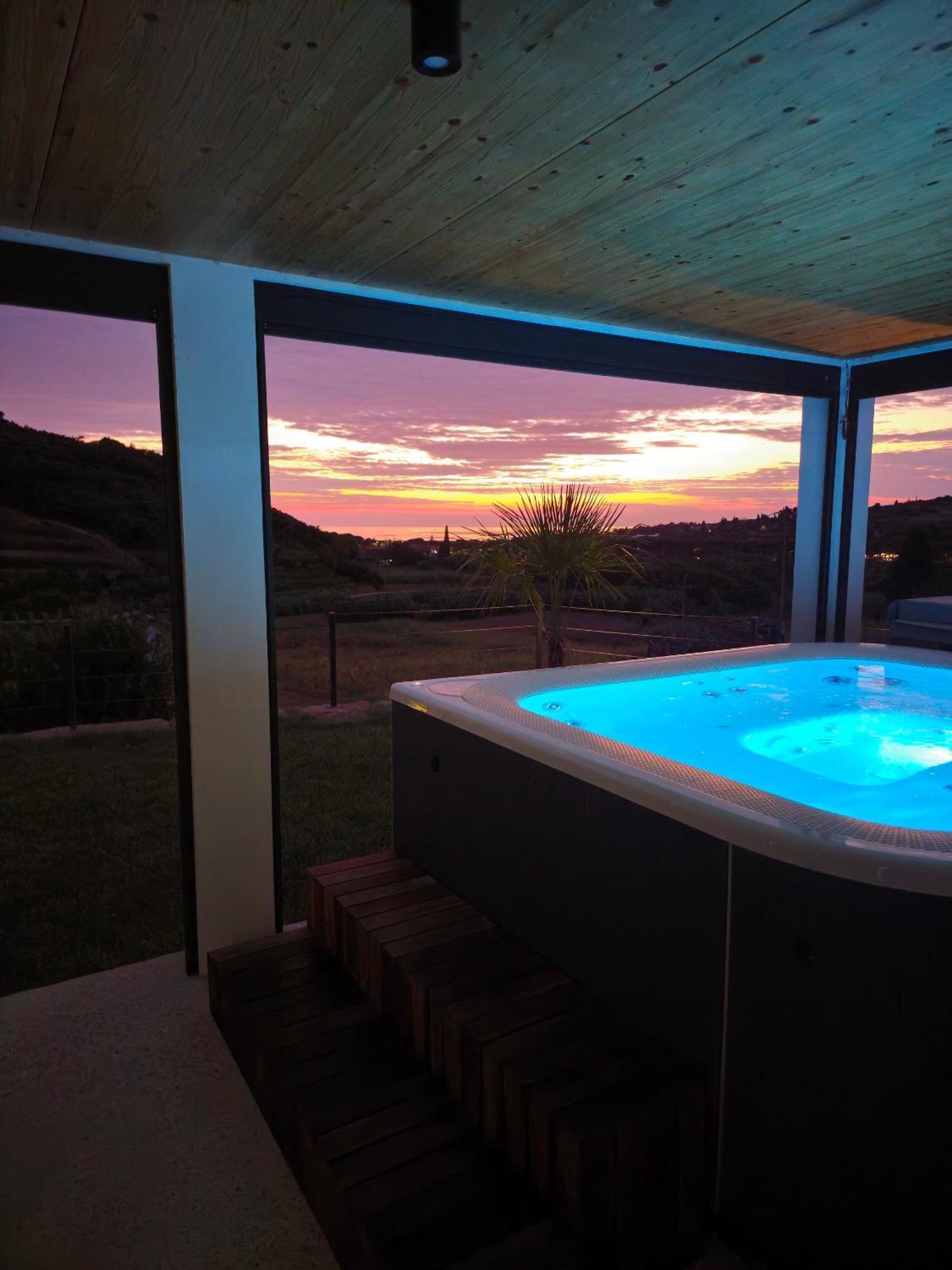 Seaview Mirjam With Jacuzzi